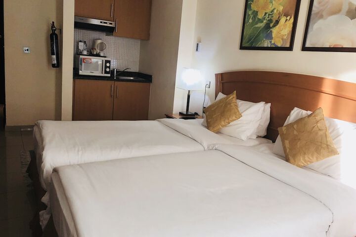 Room 11 of 156