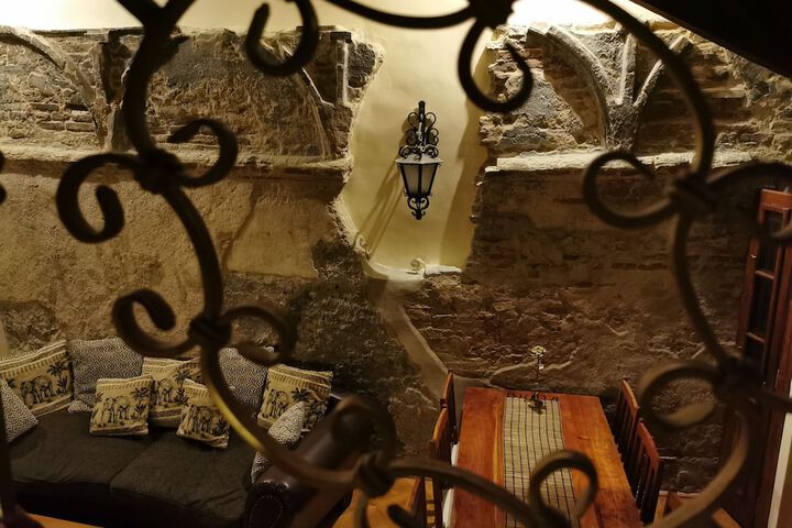 Room 6 of 39