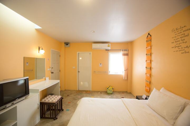 Room 5 of 36