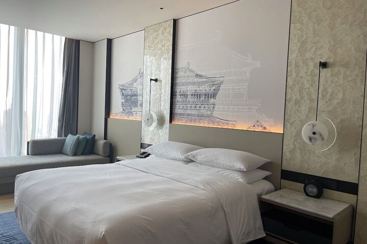 Room 3 of 74