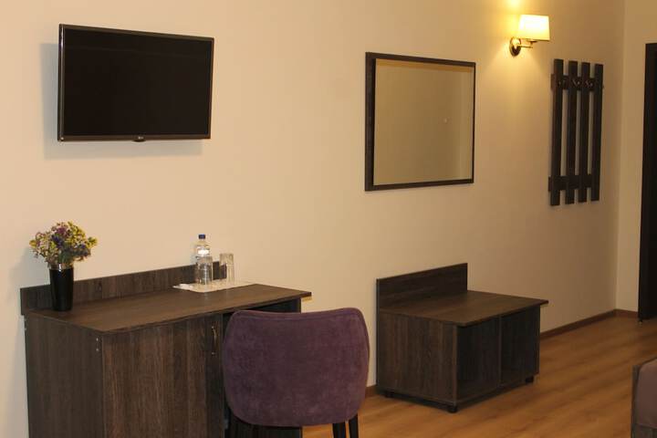 Room 52 of 106