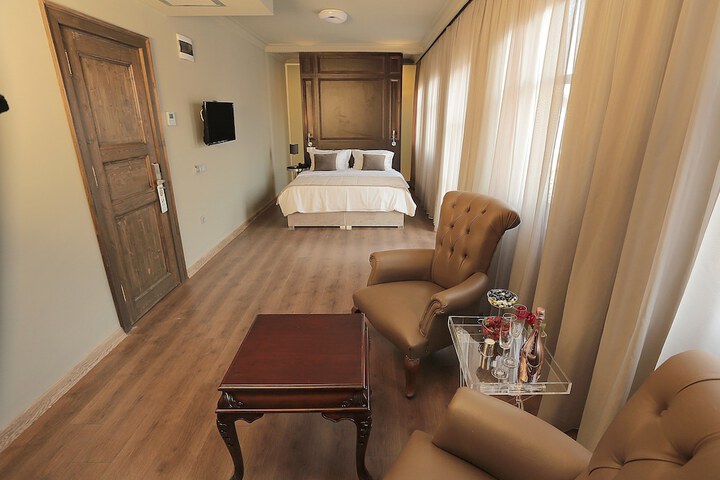Room 38 of 93