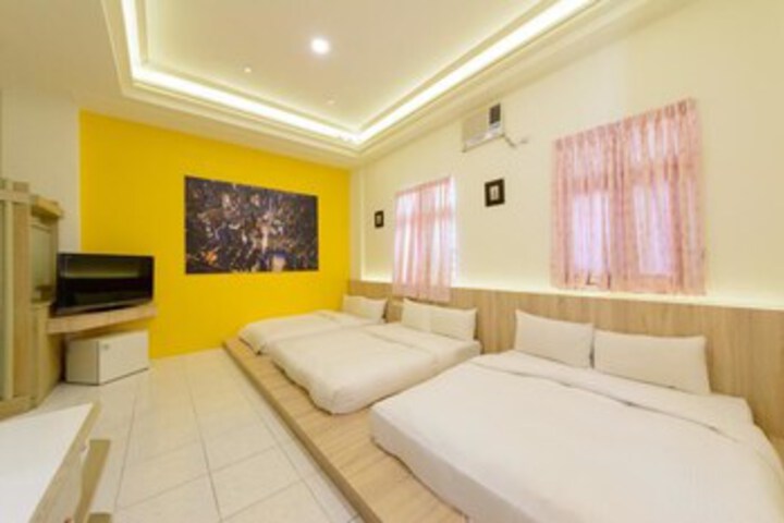 Room 14 of 24