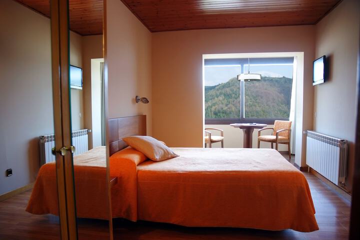Room 10 of 34