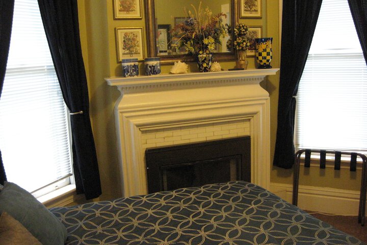 Room 17 of 114
