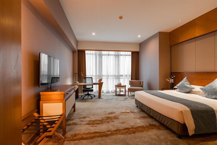 Room 9 of 82