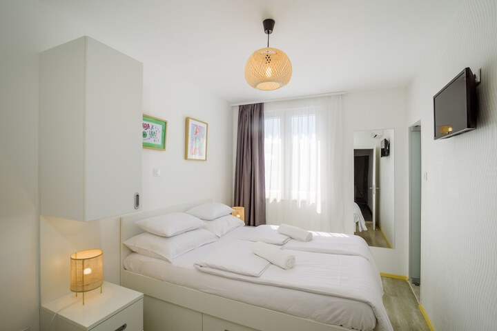 Room 4 of 23