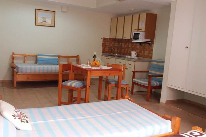 Room 5 of 26