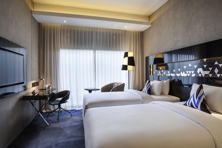 Room 16 of 74
