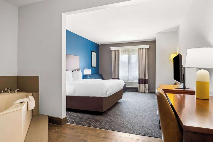 2 Queen Beds Suite (16 of 18)