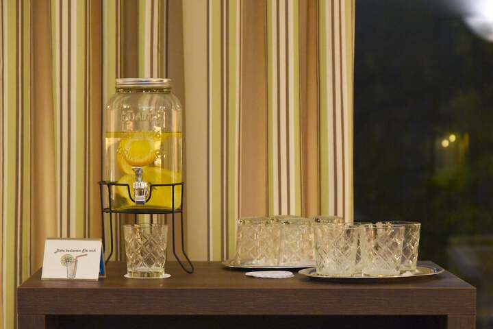 Guest Lobby