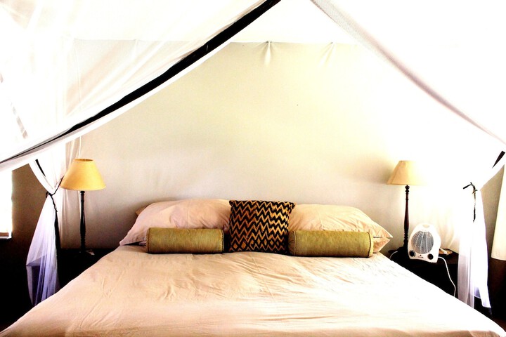Room 2 of 8