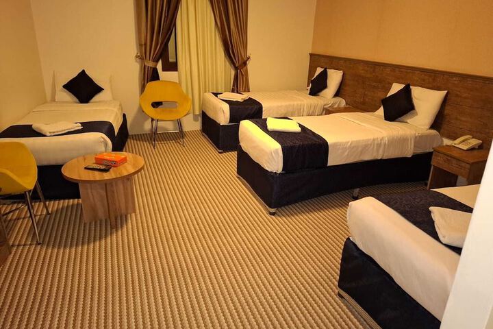 Room 9 of 30