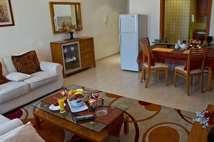 Room 15 of 26