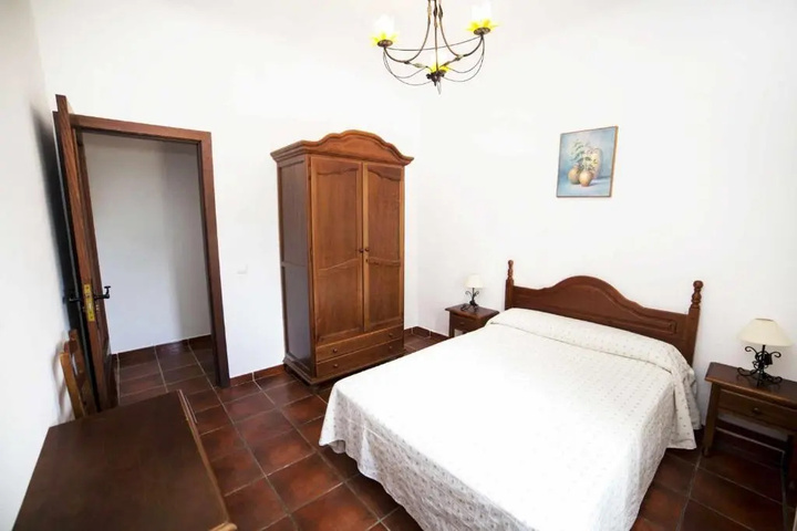 Room 2 of 25