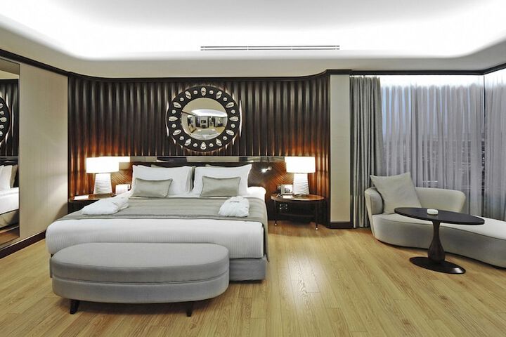 Room 20 of 102