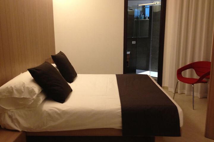 Room 5 of 42