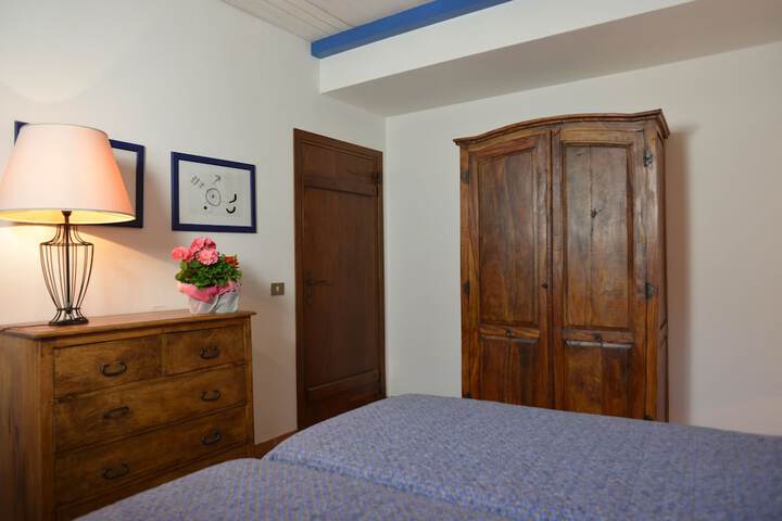 Room 7 of 47