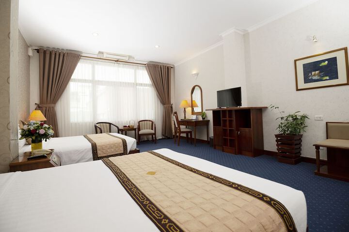 Room 4 of 42