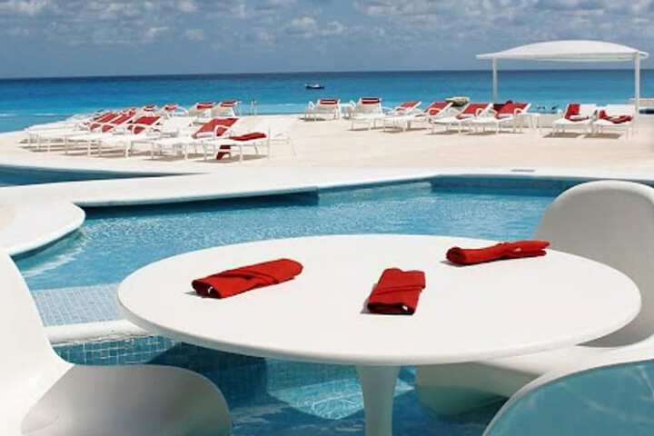 Exterior of Cancun Bay Suite