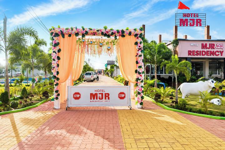 Puri Hotel Manjulata Residency