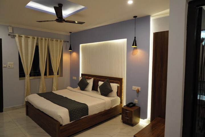 Room 4 of 25