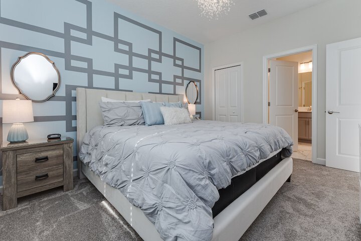 Room 3 of 70