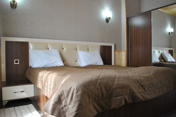 Room 2 of 25