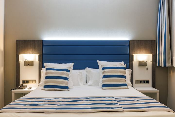 Room 42 of 141