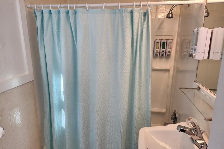 Room 16 of 43