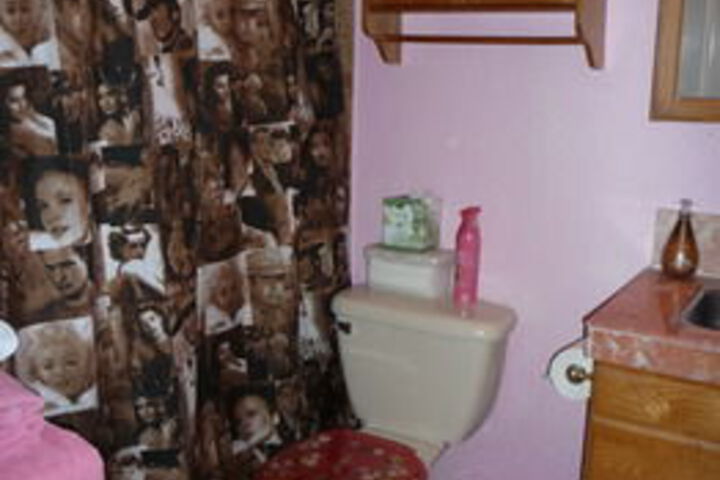 Room 5 of 81