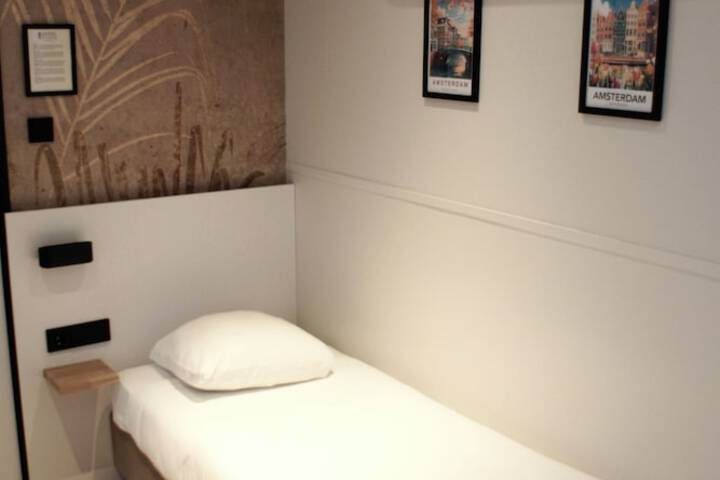 Room 54 of 94