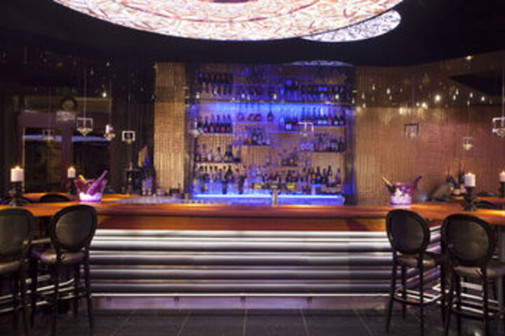 Lounge 36 of 67