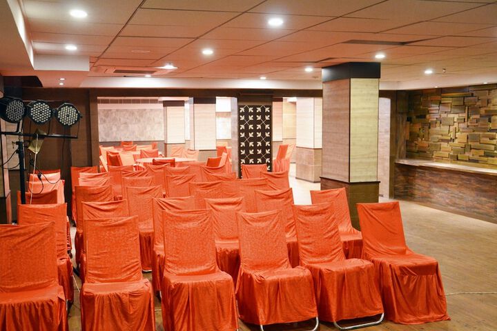 Ballroom/Hall 20 of 23