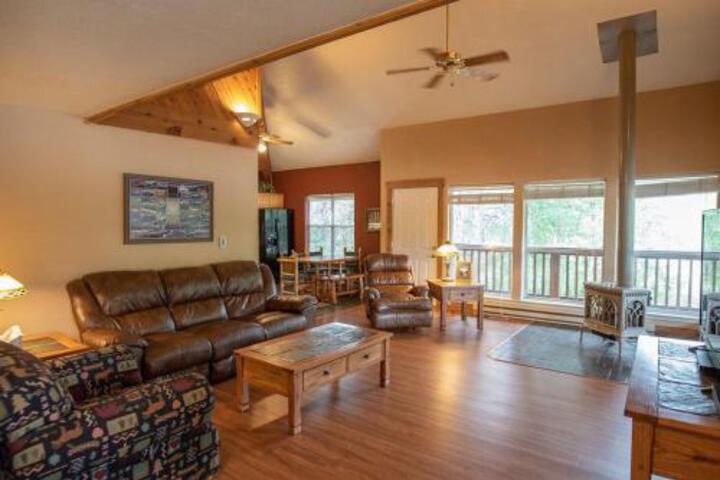 Photo of Mt. Columbia Chalet at Creekside Chalets Cabin