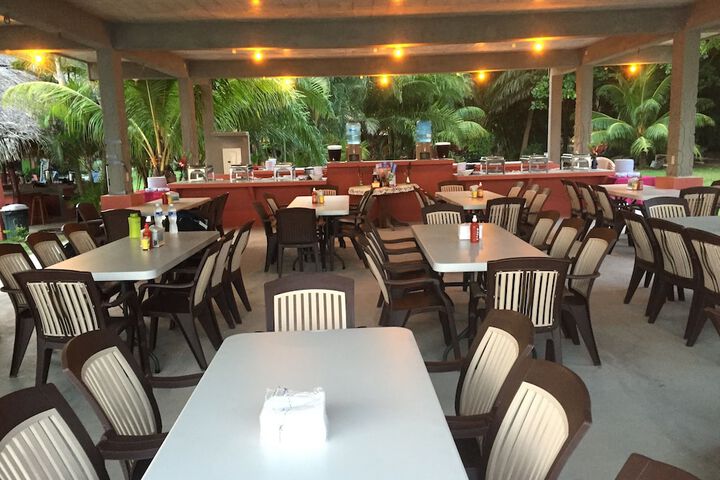 Dining 9 of 14