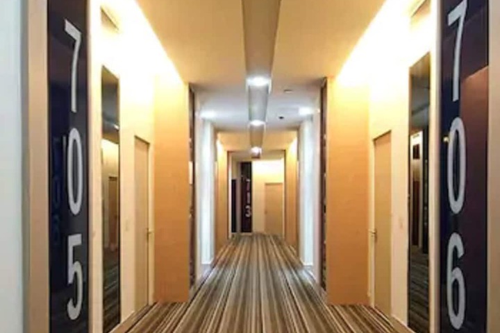 Ballroom/Hall 61 of 64