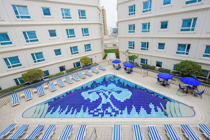 Pool Hotel