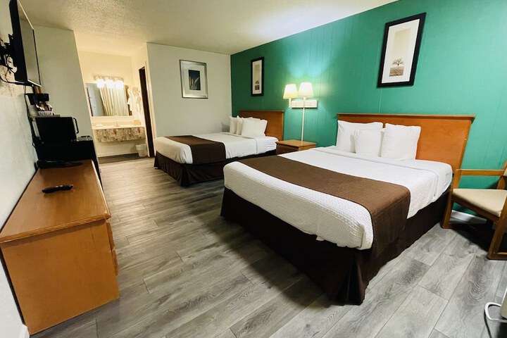 2 Double Beds (21 of 27)