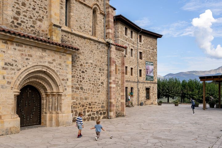 Hotel Entry