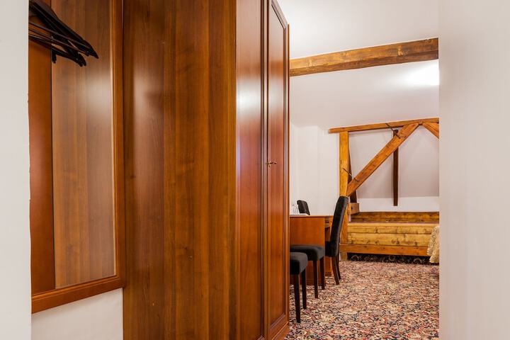 Room 34 of 119