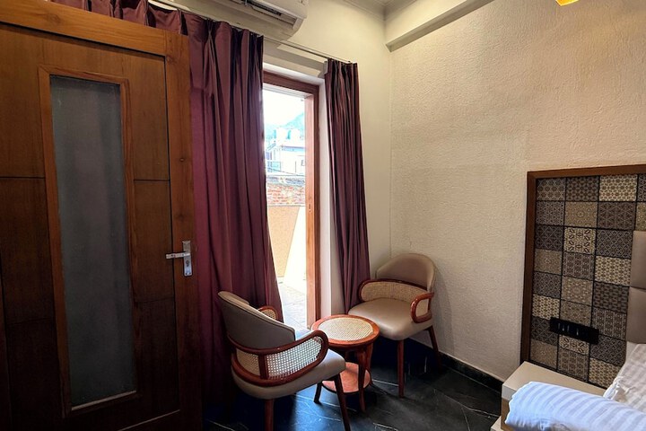 Room 69 of 95