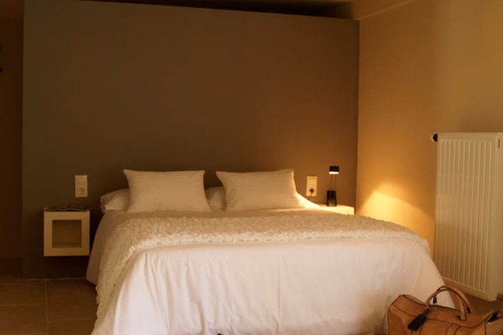 Room 3 of 28