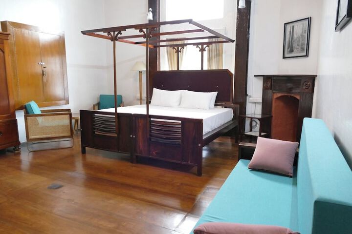 Room 8 of 24