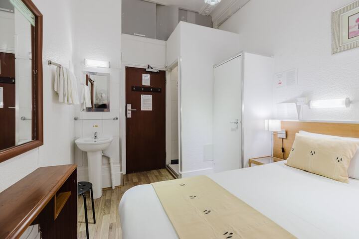 Room 60 of 107