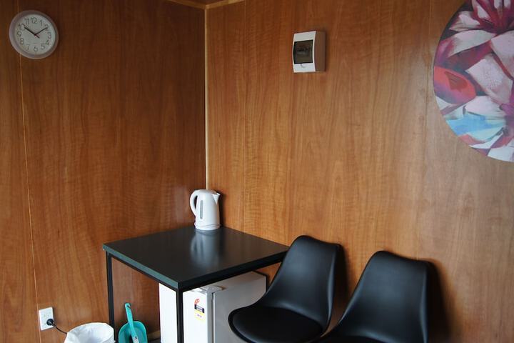 Room 32 of 64