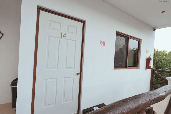 Room 10 of 145