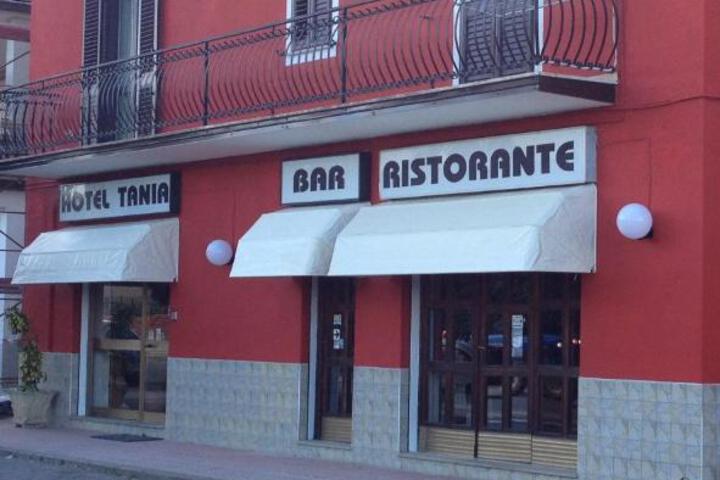 Hotel Tania