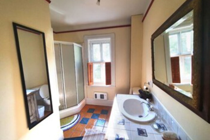 Room 34 of 120