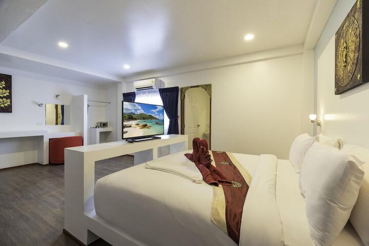 Room 25 of 169